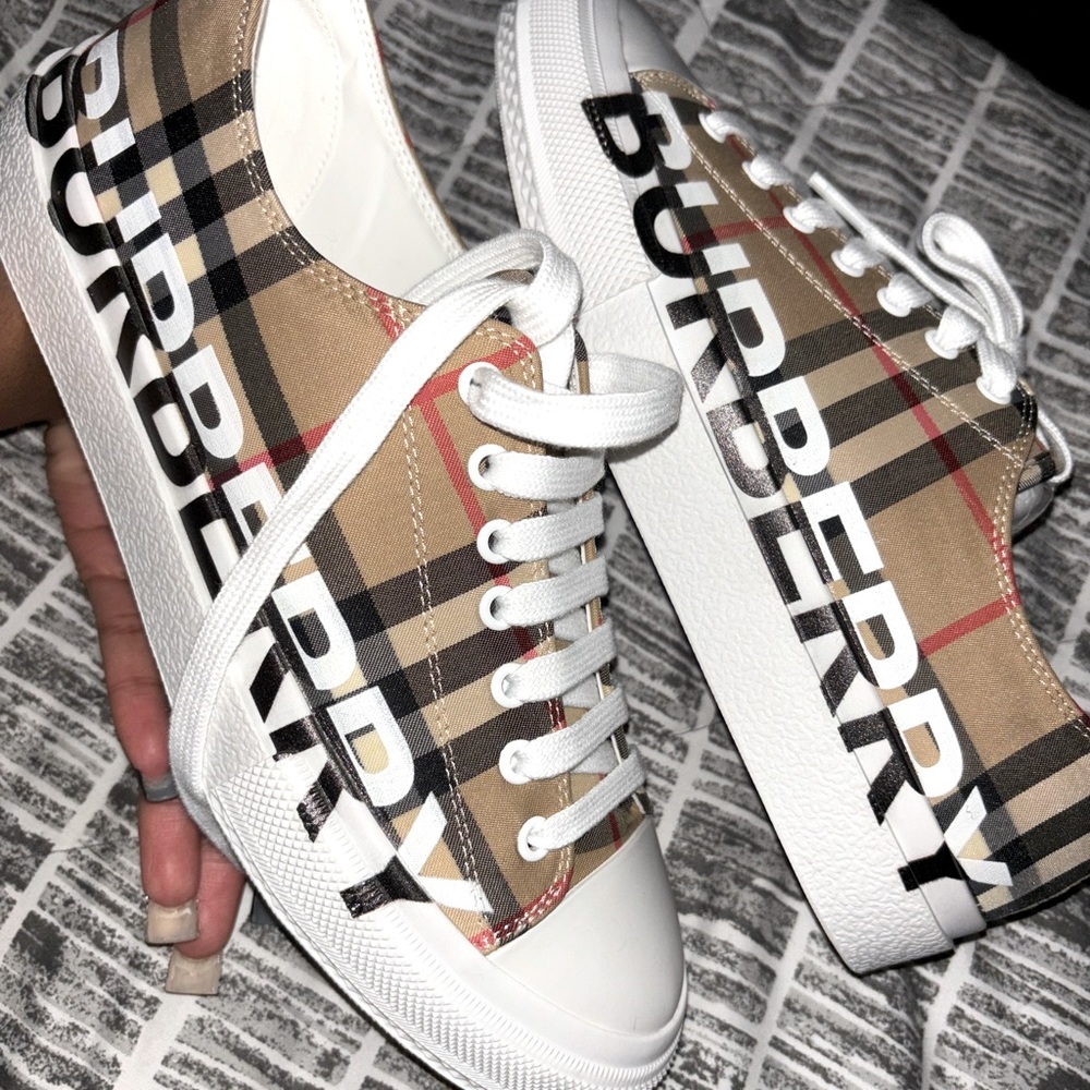 BURBERRY SHOES EUR 39